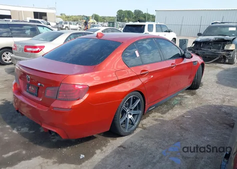 2015 BMW M5 из США, поврежденный, VIN WBSFV9C54FD594268